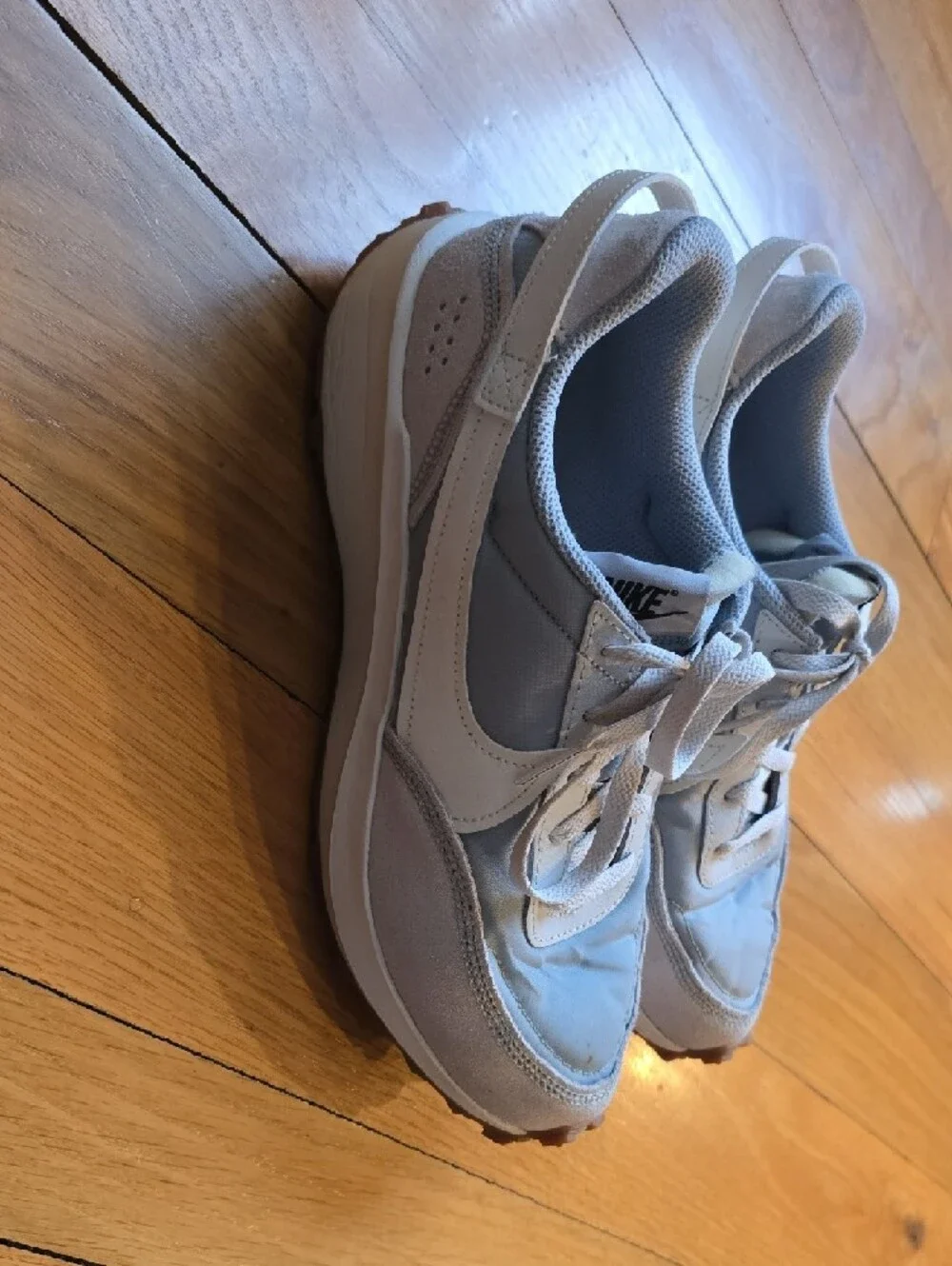 Nike Women’s Waffle Debut Pale Green Sneakers Size 9.5